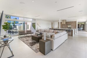 Living area - Beverly Hills Private Modern Escape (Beverly Hills)