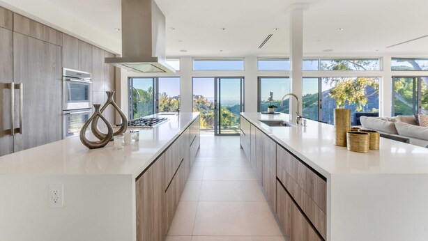 Microwave, oven, stovetop, dishwasher - Beverly Hills Private Modern Escape (Beverly Hills)