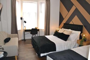 1 habitación, tabla de planchar con plancha y wifi gratis 