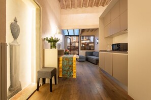 Living area - San Lorenzo Terrace Apartment (Florence)