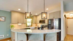 Coffee/tea maker, fridge, microwave, oven - Whitefish Ski & Lake Condo Near Downtown (Whitefish)
