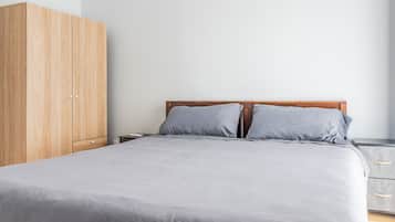 3 slaapkamers, een strijkplank/strijkijzer, wifi, beddengoed