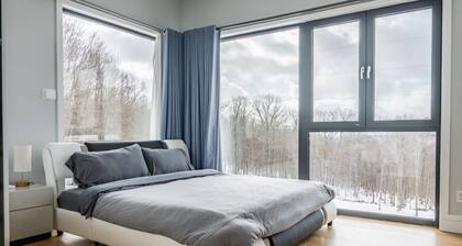 Modern Catskills Mountain Retreat with Rooftop Hot Tub on 22 Private Acres