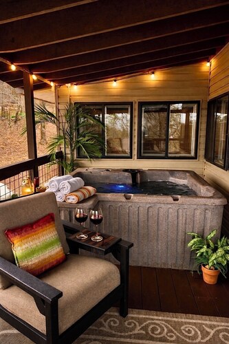 Lake Cabin Near Crater of Diamonds