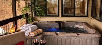 Lake Cabin Near Crater of Diamonds