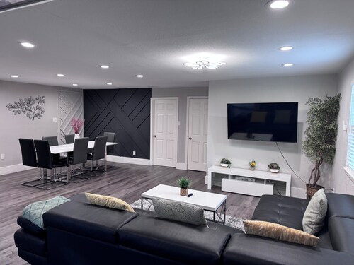 Charming 4-bedroom+4 bath