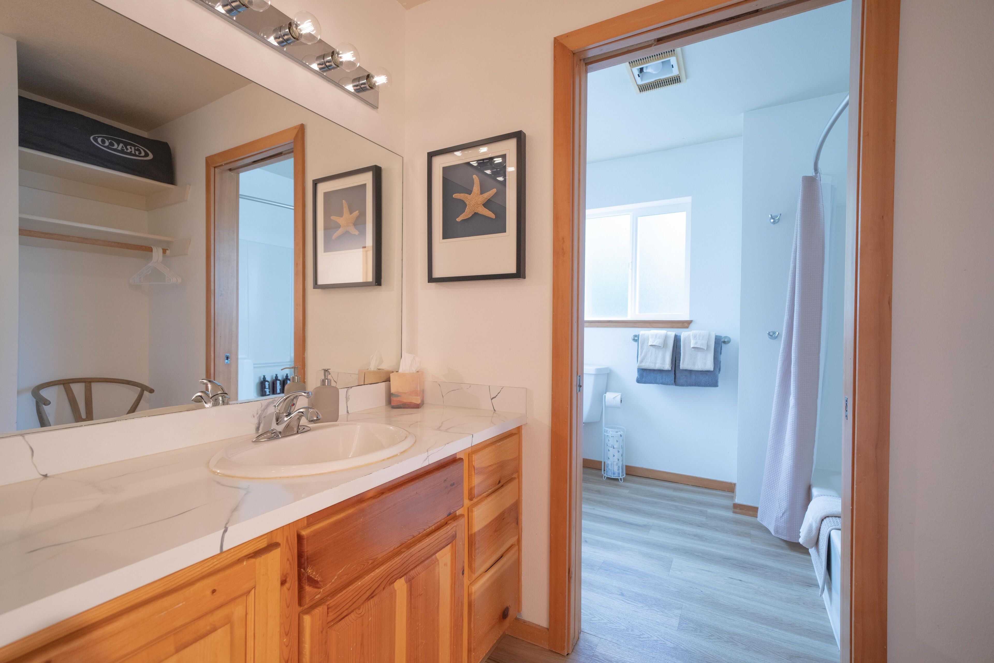 Hårføner, håndklær, såpe og sjampo