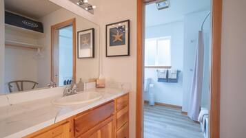 Hårføner, håndklær, såpe og sjampo