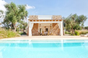 A heated pool - Modern 2-unit villa with heated pool and seaview (Leuca)