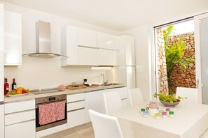 Coffee/tea maker, fridge, microwave, oven - Modern 2-unit villa with heated pool and seaview (Leuca)