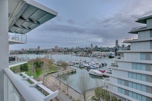 Property grounds - LUXURY BEACH AVE 2 BED SUITE (Vancouver)