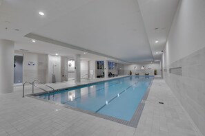 Pool - LUXURY BEACH AVE 2 BED SUITE (Vancouver)