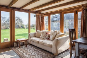 ハウス ベッドルーム (複数) 喫煙可 バルコニー | リビング エリア