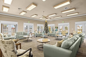 Interior - Shoreline Towers · Beachfront Condo | Pool, Sauna, Tennis & Gym (Destin)