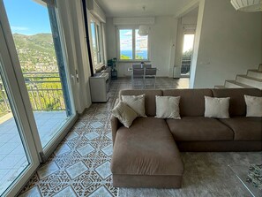 Living area - Alassio Sea view apartment with terrace (Alassio)