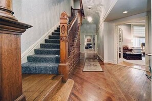 Interior - Spacious, Historic 6-bedroom Home next to Steelers/Pirates Stadiums (Pittsburgh)