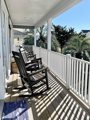 Terrace/patio - Coastal Cottage, Marsh & Intracoastal Views, 5-Min Walk to Private Beach Access  (Holden Beach)