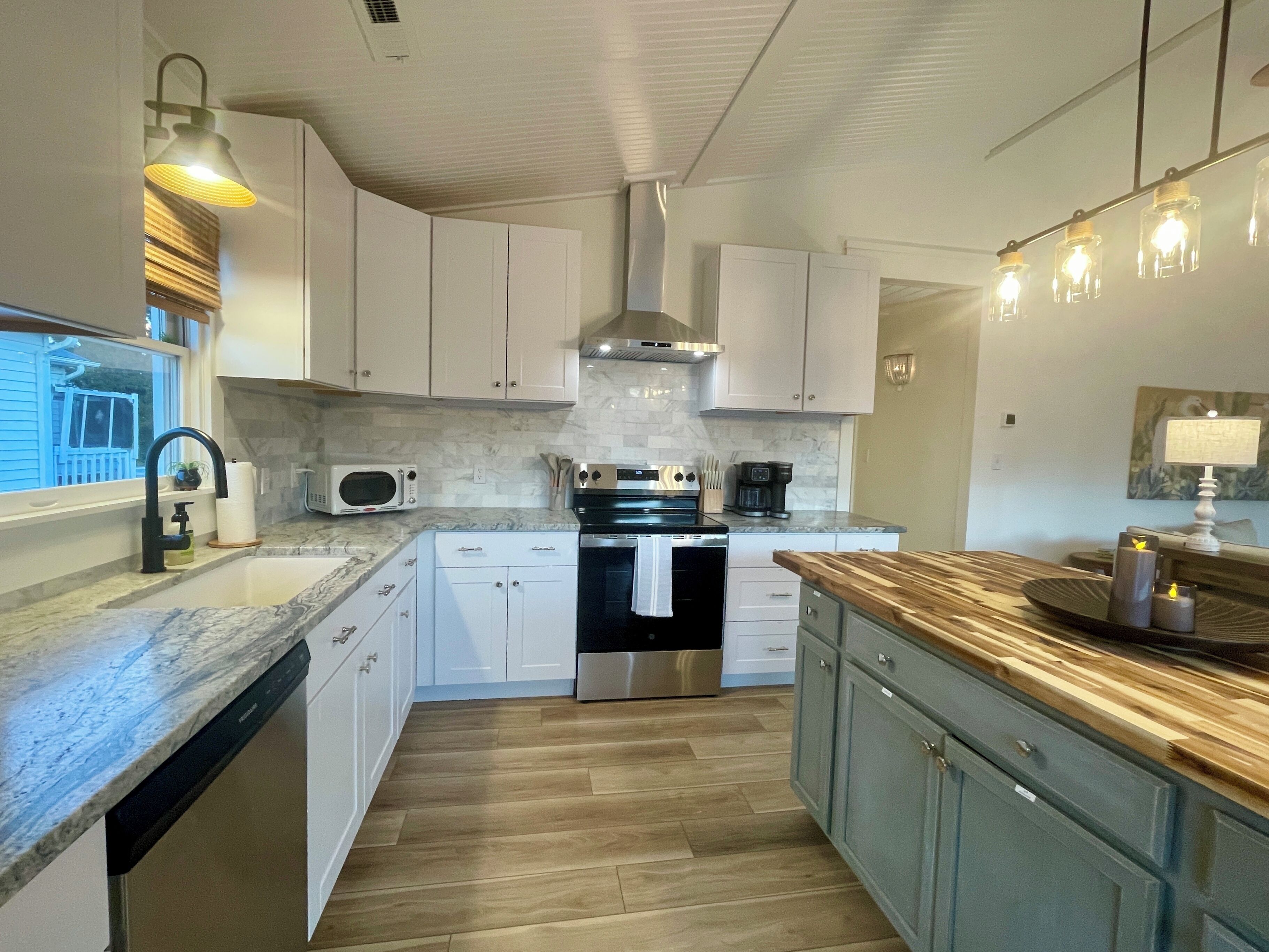 Mikrowelle, Ofen, Herdplatte, Geschirrspüler