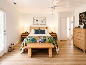 2 bedrooms, iron/ironing board, WiFi, bed sheets - Coastal Cottage, Marsh & Intracoastal Views, 5-Min Walk to Private Beach Access  (Holden Beach)