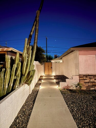 Perfect 1-bedroom bungalow with AC in beautiful Mesa 1 mile from Cubs Stadium