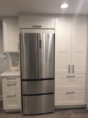 Interior - Charming & Spotless 1-bedroom Historic Capitol Hill Walkers Paradise! (Washington DC)