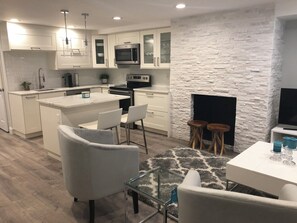Microwave, oven, dishwasher - Charming & Spotless 1-bedroom Historic Capitol Hill Walkers Paradise! (Washington DC)