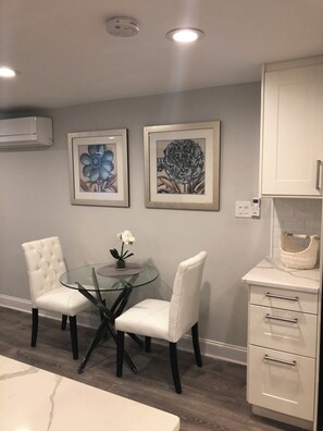 Dining - Charming & Spotless 1-bedroom Historic Capitol Hill Walkers Paradise! (Washington DC)