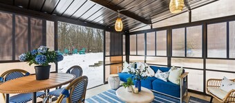 Designer 5BR Retreat, 4 Min Drive to Beach, Hot Tub, Family Friendly