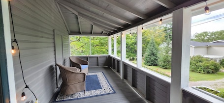 施設の敷地. 2 bedroom apartment in the beautiful Middlefield countryside!