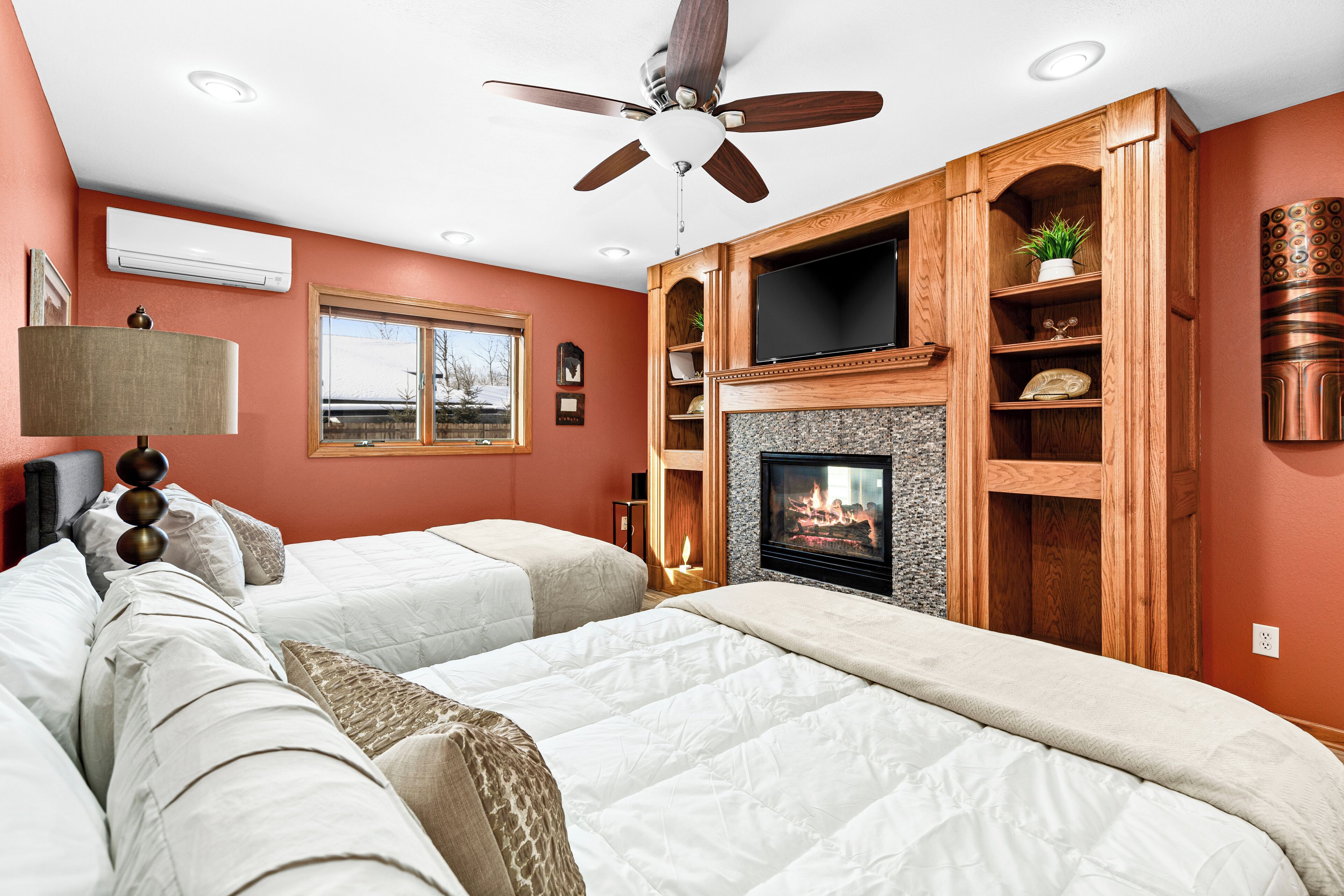 3 bedrooms, desk, iron/ironing board, free WiFi