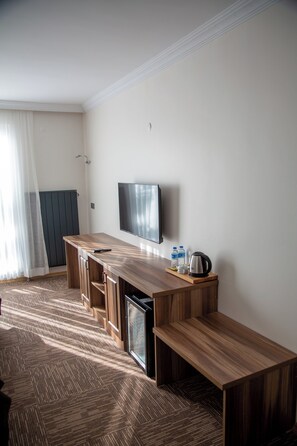 Classic Room, Garden View | Interior - The Life Nest Hotel (Saray)