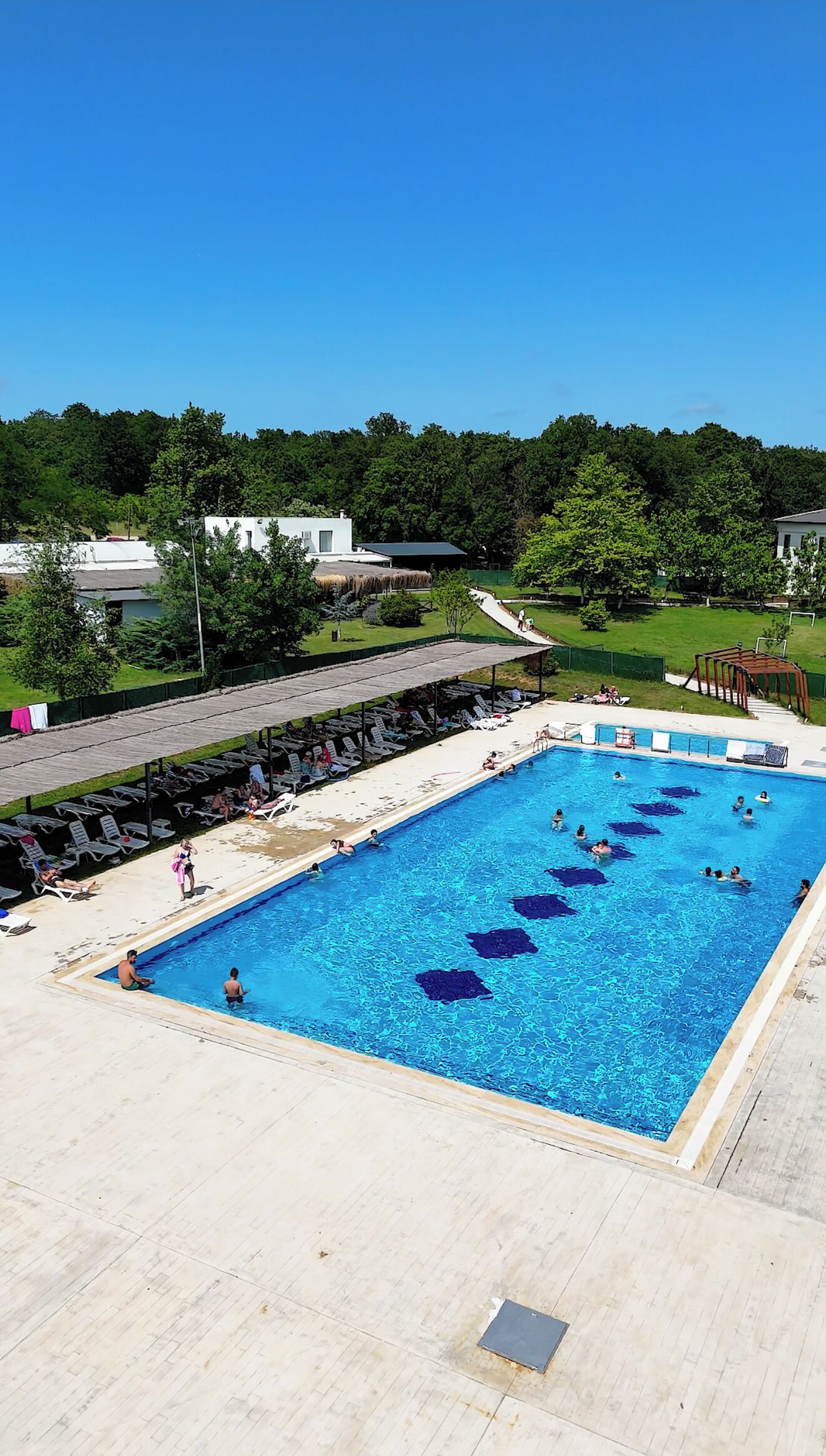 Seasonal outdoor pool, pool umbrellas, sun loungers