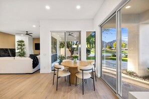 Dining - Riviera Sun - 4 Suites on Half Acre at PGA West (La Quinta)