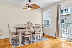 Dining - Hot Tub + Pool | Cozy Stay | Washer/Dryer | Coffee (Seaside Heights)