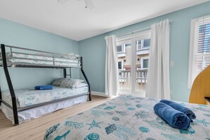 2 bedrooms, iron/ironing board, free WiFi, bed sheets - Hot Tub + Pool | Cozy Stay | Washer/Dryer | Coffee (Seaside Heights)