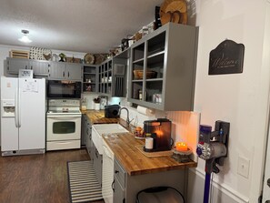 Micro-ondes, four, plaque de cuisson, lave-vaisselle