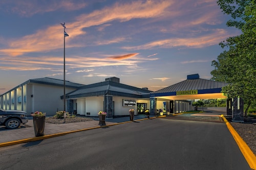 Red Lion Inn & Suites Kansas City