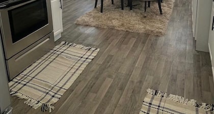 Cozy Downtown home 3 bed 2 bath