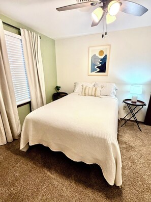 Iron/ironing board, WiFi, bed sheets, wheelchair access - Serenity in Town 2-bedroom, 4 beds house in charming Farmington (Farmington)