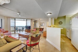 TV, DVD player, stereo - Beachfront, south facing 2-bedroom/2-bath condo. Walk to the best restaurants. (Marco Island)