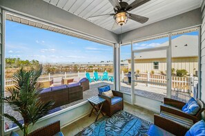 Terrace/patio - Hot Tub, Fenced Yard, 1 min to Beach, Dining, and Pool (Port St. Joe)