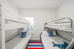 4 Schlafzimmer, Bügeleisen/Bügelbrett, kostenloses WLAN, Bettwäsche