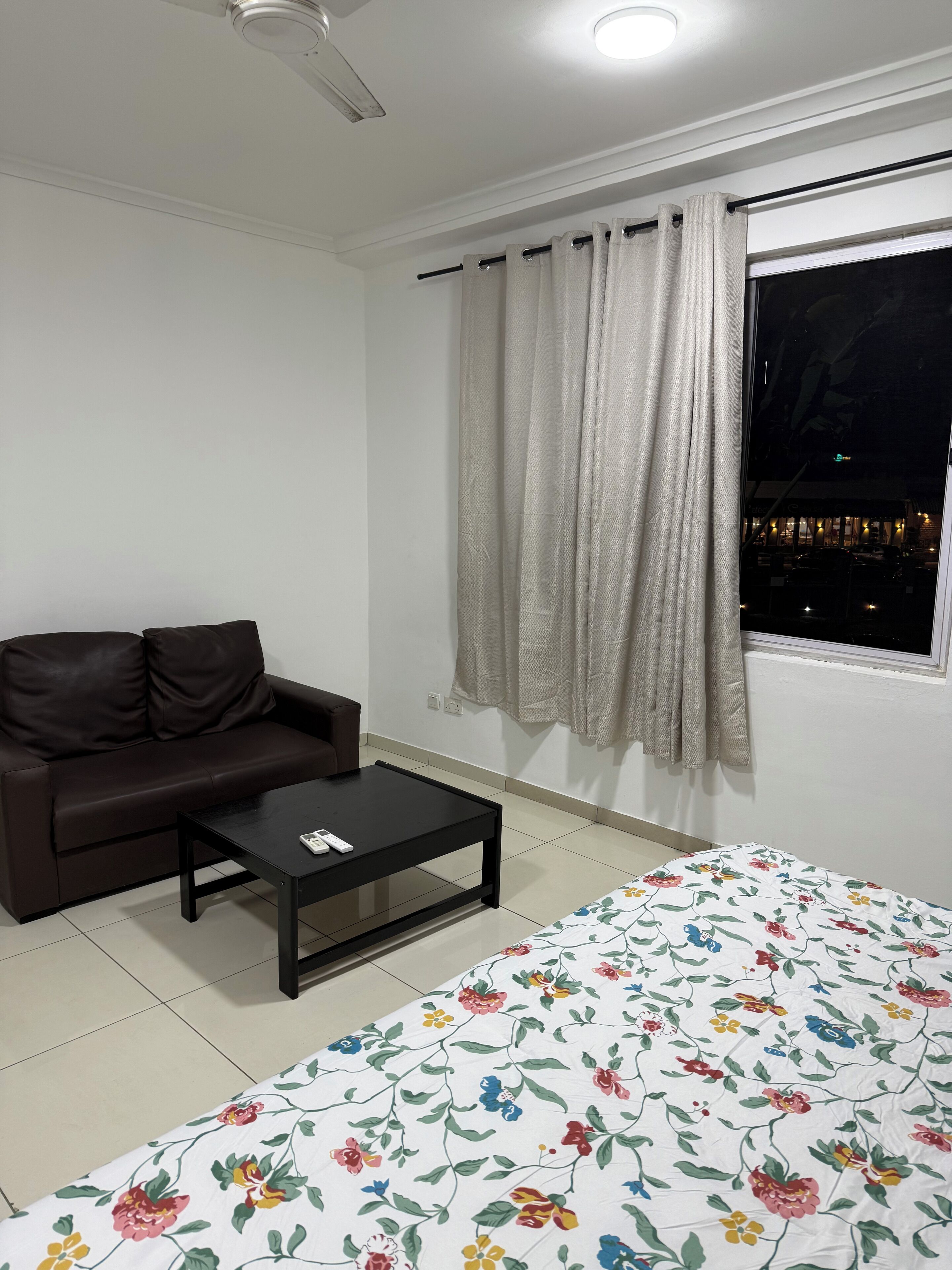 Tabla de planchar con plancha y wifi gratis 