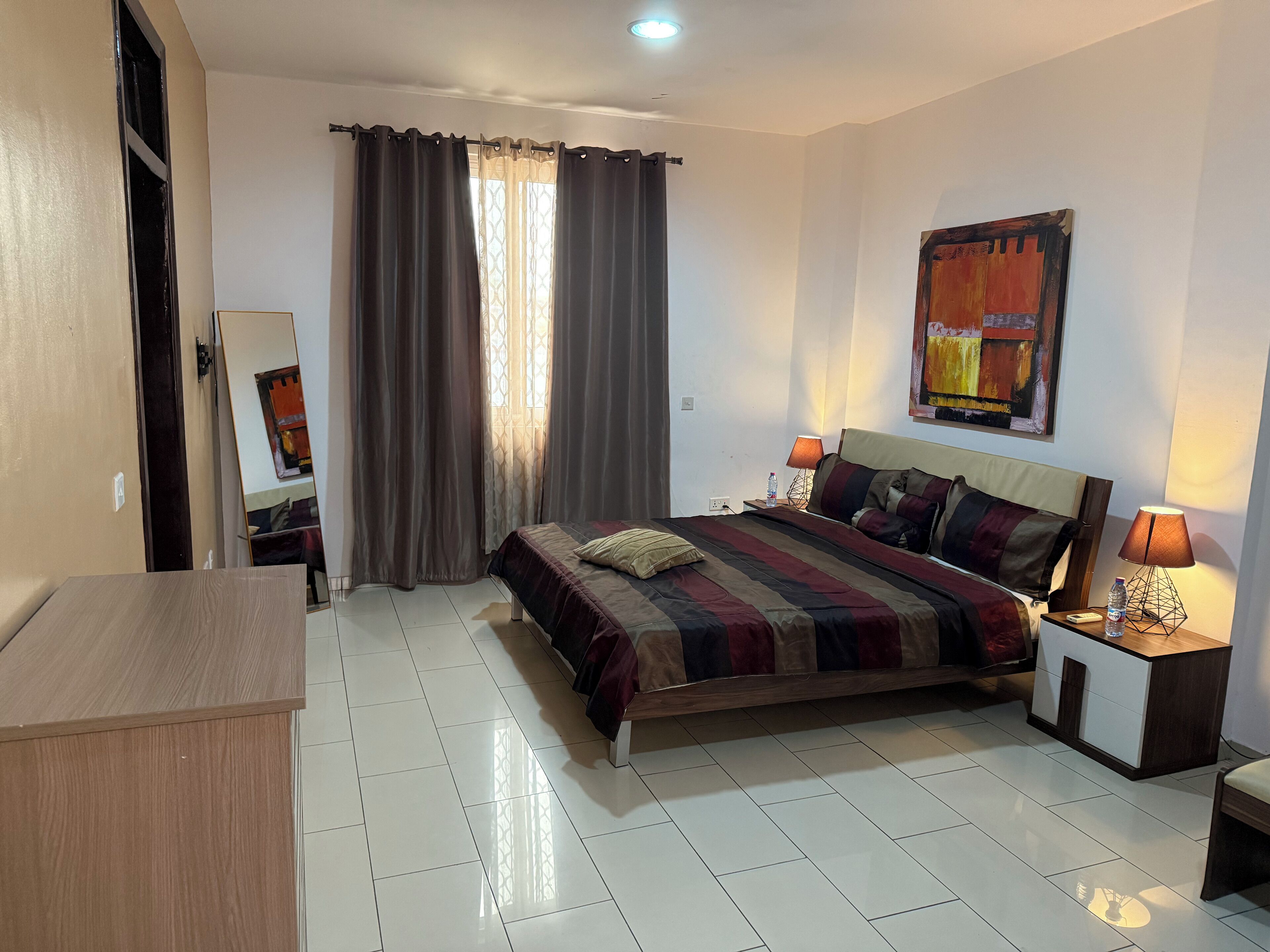 Deluxe appartement, 1 slaapkamer | Een strijkplank/strijkijzer, gratis wifi