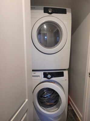 Interior - Le Très Cozy (Montréal)