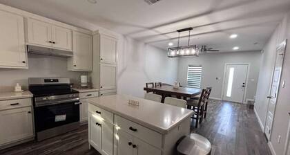 Comfortable Family Friendly Townhome Edinburg Tx