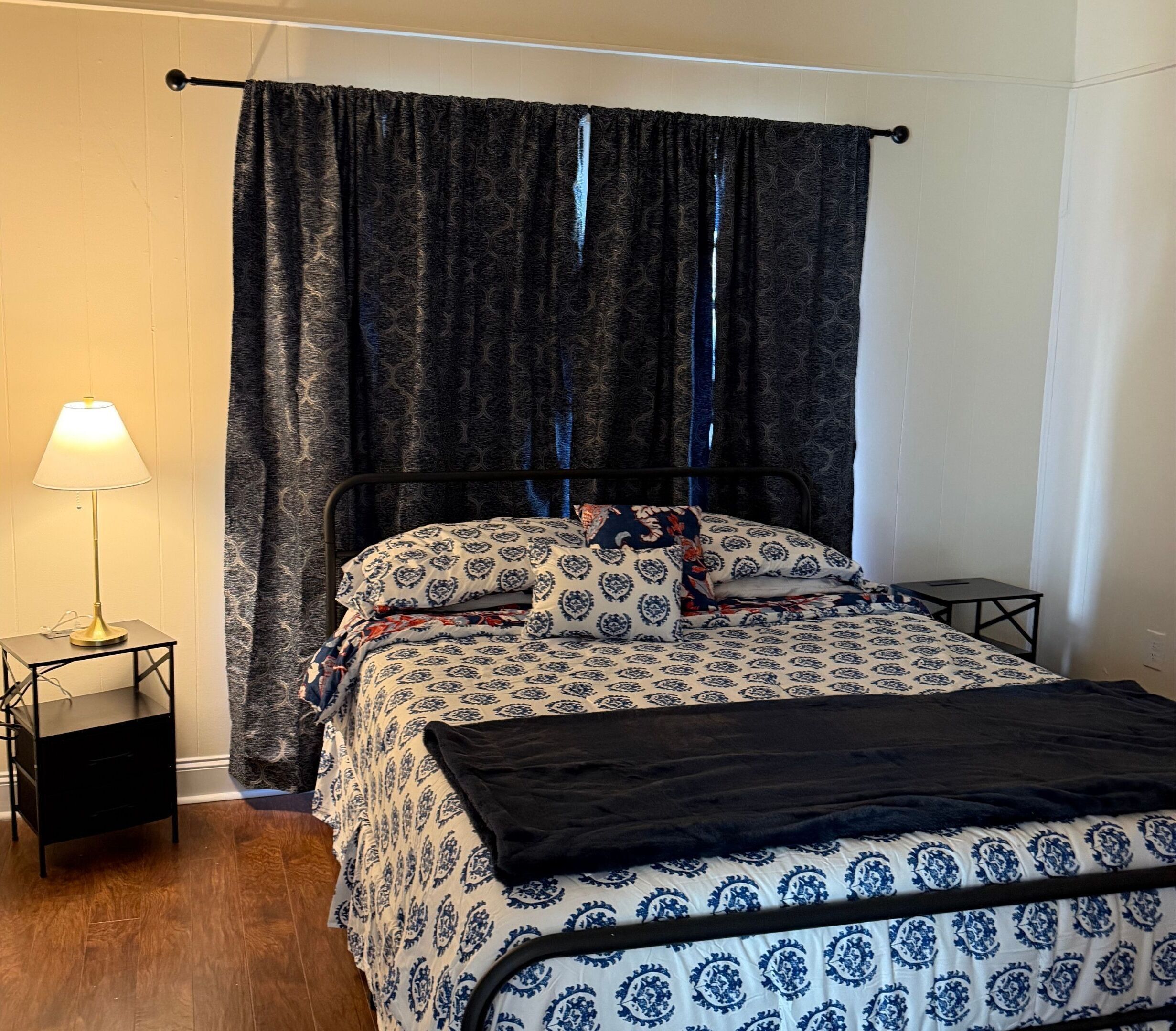 Acesso à internet, roupa de cama