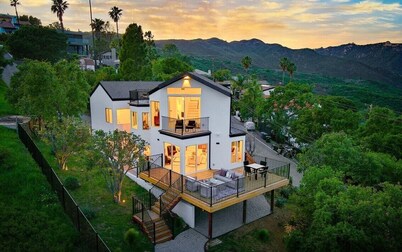 Brand New Gorgeous 4-bedroom Malibu villa with Ocean Views