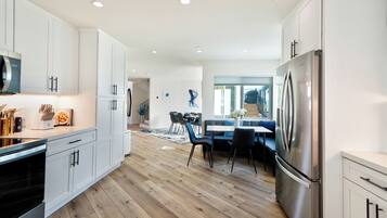 Micro-ondas, fogão, cooktop, lava-louças