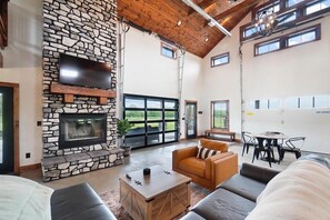 Smart TV, fireplace, table tennis